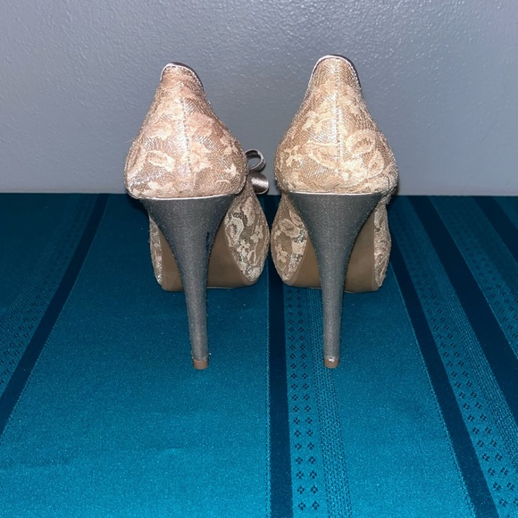 Chinese Laundry lace heels with bow size 8.5 - Picture 6 of 6